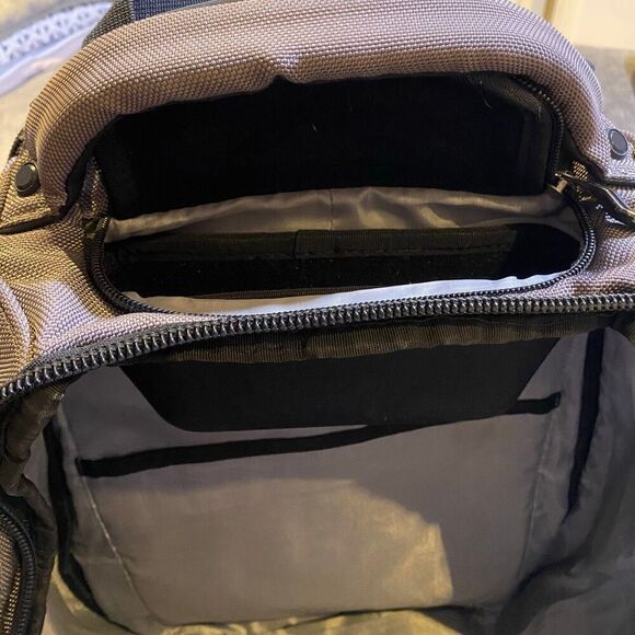 Ogio Backpack Gambit Pack Back/Silver - Picture 10 of 11